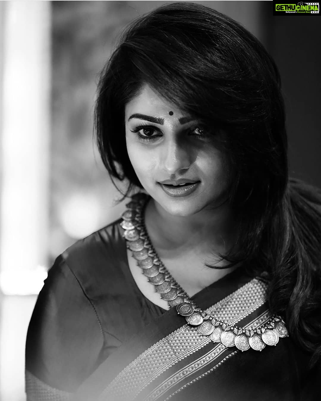 Rachita Ram Instagram - Black Love 🖤 . . . . . . . . . . . #RachitaRam #kannada #sandalwoodactress #nabhanatesh #Gorgeous #SouthIndian #Karnataka #KannadaActress #Indian #payalsharma #Tollywood #TollywoodActress #sandalwood #teluguactress #Mysore #kfi #radhikakumarswamy #rashmika_mandanna #rachitaram #haripriya #amulya #ashikarangnath #pooja #kicchasudeep #yash #darshan #punithrajkumar #appu #shivarajkumar