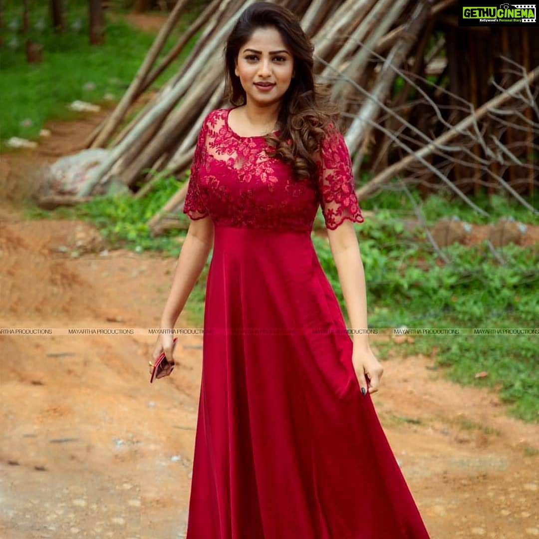 Rachita Ram Instagram - Shubhodhaya Yellarigu ♥️ . . . . . . . . . . . #RachitaRam #kannada #sandalwoodactress #nabhanatesh #Gorgeous #SouthIndian #Karnataka #KannadaActress #Indian #payalsharma #Tollywood #TollywoodActress #sandalwood #teluguactress #Mysore #kfi #radhikakumarswamy #rashmika_mandanna #rachitaram #haripriya #amulya #ashikarangnath #pooja #kicchasudeep #yash #darshan #punithrajkumar #appu #shivarajkumar