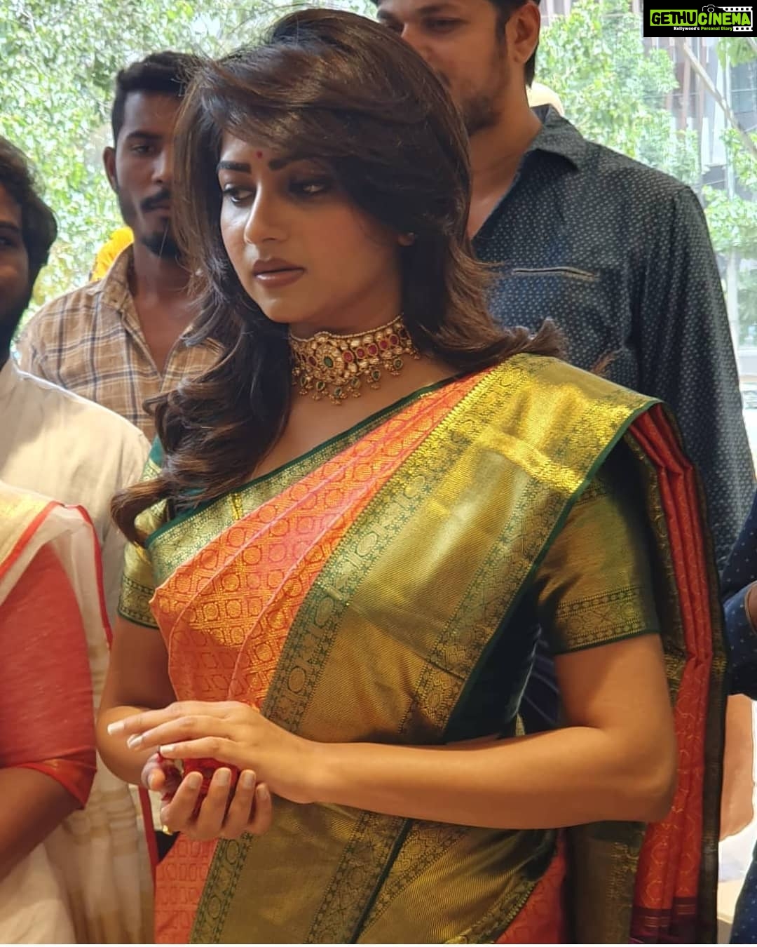 Rachita Ram Instagram - Hello People Yelru Hegiddira 🧡 . . . . . . . . . . . . #RachitaRam #kannada #sandalwoodactress #nabhanatesh #Gorgeous #SouthIndian #Karnataka #KannadaActress #Indian #payalsharma #Tollywood #TollywoodActress #sandalwood #teluguactress #Mysore #kfi #radhikakumarswamy #rashmika_mandanna #rachitaram #haripriya #amulya #ashikarangnath #pooja #kicchasudeep #yash #darshan #punithrajkumar #appu #shivarajkumar