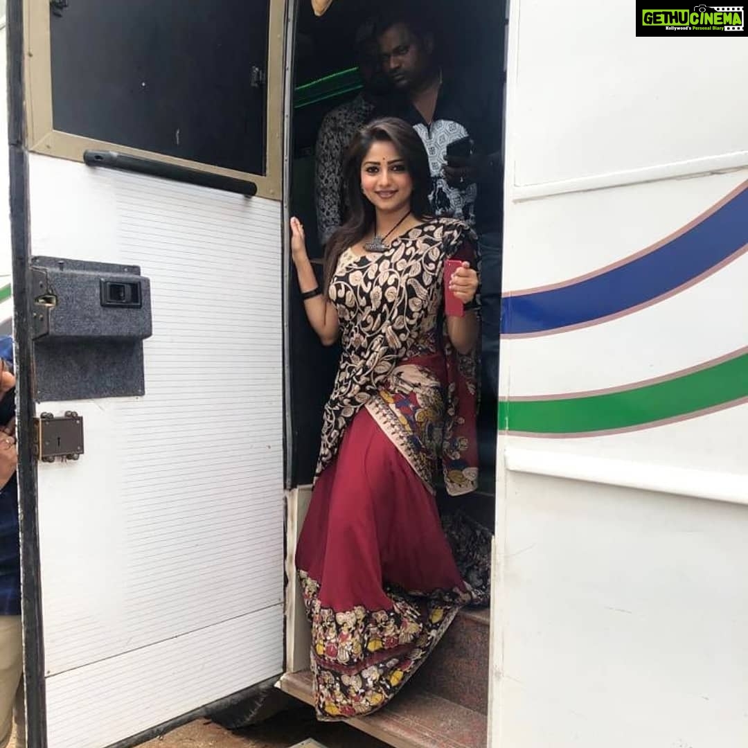 Rachita Ram Instagram - Hello People Yelru Hegiddira 🧡 . . . . . . . . . . . #RachitaRam #kannada #sandalwoodactress #nabhanatesh #Gorgeous #SouthIndian #Karnataka #KannadaActress #Indian #payalsharma #Tollywood #TollywoodActress #sandalwood #teluguactress #Mysore #kfi #radhikakumarswamy #rashmika_mandanna #rachitaram #haripriya #amulya #ashikarangnath #pooja #kicchasudeep #yash #darshan #punithrajkumar #appu #shivarajkumar
