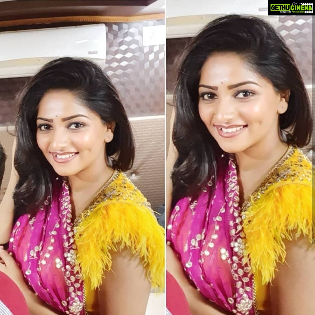 Rachita Ram Instagram - Hello People 🧡 . . . . . . #ashikarangnath #RachitaRam #kannada #sandalwoodactress #nabhanatesh #Gorgeous #SouthIndian #Karnataka #KannadaActress #Indian #payalsharma #Tollywood #TollywoodActress #sandalwood #teluguactress #Mysore #kfi #radhikakumarswamy #rashmika_mandanna #rachitaram #haripriya #amulya #ashikarangnath #pooja #kicchasudeep #yash #darshan #punithrajkumar #appu #shivarajkumar