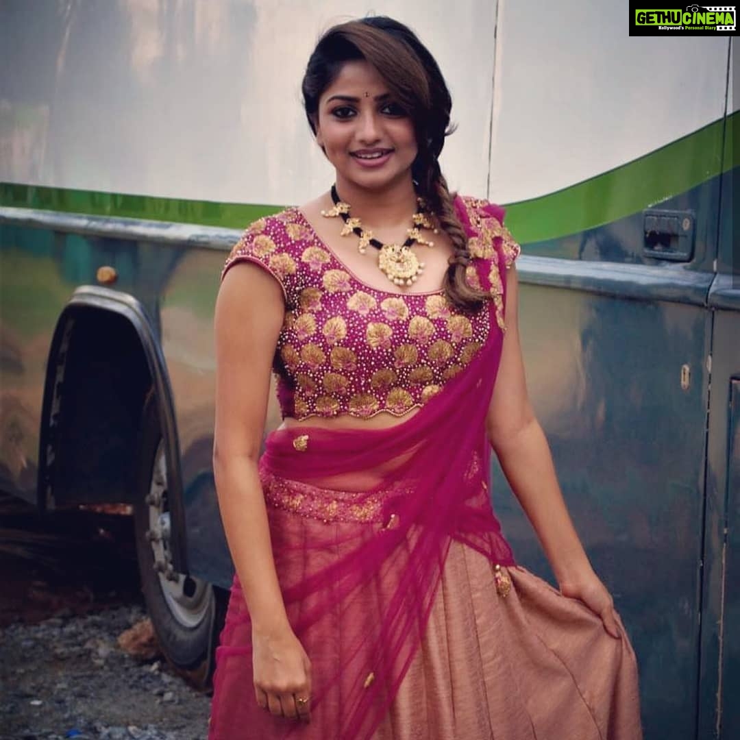 Rachita Ram Instagram - Hello People 🧡 . . . . . #ashikarangnath #Rachita #RachitaRam #kannada #sandalwoodactress #nabhanatesh #Gorgeous #SouthIndian #Karnataka #KannadaActress #Indian #payalsharma #Tollywood #TollywoodActress #sandalwood #teluguactress #Mysore #kfi #radhikakumarswamy #rashmika_mandanna #rachitaram #haripriya #amulya #ashikarangnath #pooja #kicchasudeep #yash #darshan #punithrajkumar #appu #shivarajkumar