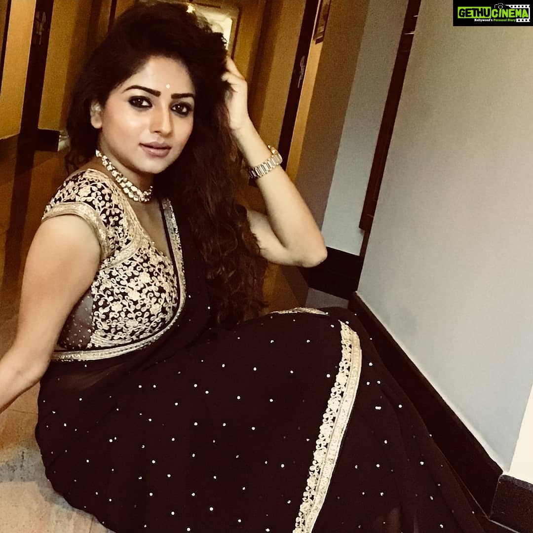 Rachita Ram Instagram - Hello People 🧡 . . . . #ashikarangnath #Rachita #RachitaRam #kannada #sandalwoodactress #nabhanatesh #Gorgeous #SouthIndian #Karnataka #KannadaActress #Indian #payalsharma #Tollywood #TollywoodActress #sandalwood #teluguactress #Mysore #kfi #radhikakumarswamy #rashmika_mandanna #rachitaram #haripriya #amulya #ashikarangnath #pooja #kicchasudeep #yash #darshan #punithrajkumar #appu #shivarajkumar