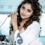 Rachita Ram Instagram - Hello People 🧡 . . . #sandalwoodadda #RachitaRam #kannada #sandalwoodactress #nabhanatesh #Gorgeous #SouthIndian #Karnataka #KannadaActress #Indian #payalsharma #Tollywood #TollywoodActress #sandalwood #teluguactress #Mysore #kfi #radhikakumarswamy #rashmika_mandanna #rachitaram #haripriya #amulya #ashikarangnath #pooja #kicchasudeep #yash #darshan #punithrajkumar #appu #shivarajkumar