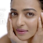 Radhika Apte Instagram - The new Moisture Surge! Packed with ingredients that penetrate the skin 10 layers deep, and give 100 hours of hydration. Shop our fan favourite now to get this glow!✨ #Clinique #HappySkin #MoistureSurge #beauty #skincare #parabenfree #fragrancefree
