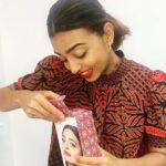 Radhika Apte Instagram – Go shop now the India-exclusive Shine & Glow Kit curated for you by ME! It contains all of @clinique_in ‘s cult favorites and my favorites – Moisture Surge 72 Hour Hydrator, Quickliner for Eyes Intense (Ebony) & Take the Day Off Balm ✨

🎉 Get shopping for this Kit – Enjoy 20% savings on the Shine and Glow Kit available for INR 2800 on @mynykaa. Use my exclusive code RAKCL-DIWALI to avail a free Potli to complement all your Diwali outfits 👩🏻