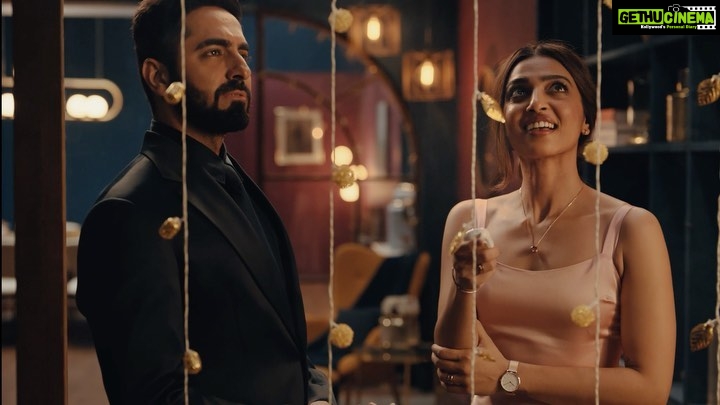 Radhika Apte Instagram - Haven’t started Diwali shopping yet? Ive got some good news😁 @danielwellington is here to make it easy for all of us, with their wide range of specially curated gift boxes of watches and accessories. Shop from the website and get up to 15% off, additionally use my code DWXRADHIKA to get 15% more 🤩 Happy Shopping #DWali #DanielWellington #Ad