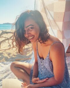 Radhika Apte Instagram - Oranged #beachreading #sun #summer #afteradipinthesea #beachhair #beachtan #bliss 🍊@rozspeirs