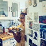 Radhika Apte Instagram - Mussels for lunch 😋 #lockdown #london #i❤️cooking