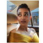 Radhika Apte Instagram - #Golden #lastdayofwork #socialdistancingstartstomorrow