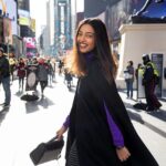 Radhika Apte Instagram – I’ve been hanging with @Netflix_in quite a bit lately,
We decided to walk and talk through the streets of New York together. 
Link in the story.