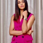 Radhika Apte Instagram - All dolled up for the #DWali party in Delhi by @danielwellington. This Diwali complete your festive look with DW watches and accessories. Get a 10% off on a purchase of any two products. Combine it with my code DWXRADHIKA for an additional 15% off on the website or DW stores. Gift time to your loved ones this festive season! #iconiclink