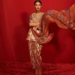 Radhika Apte Instagram - @ritukumarhq #RituKumar #RituKumarFestiveWinter19 #NaariTumShaktiHo Creative director- @amrishpkumar Photographer- @thebadlydrawnboy Videographer- @ss_pillai Stylist - @thehiddenbutton HMU- @kritikagill