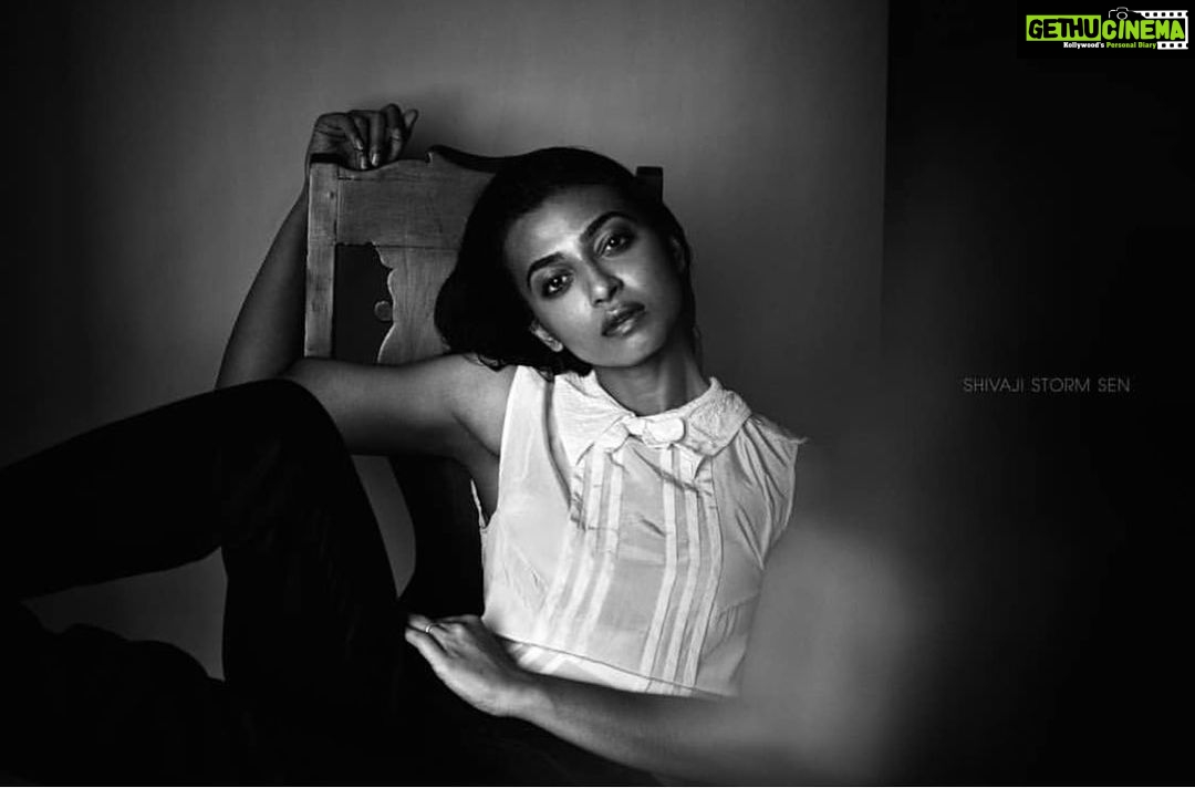 Radhika Apte Instagram - 🌺 #Repost @shivajistormsen with @get_repost ・・・ A little bit of Radhika from the archives. Make up & Hair magic by the one and only Clover. The bookings for the August end COORG Shivaji Storm Sen Natural Light Photography Workshop is open!!! 6 out of 8 Seats are gone, only 2 seats left! #shivajistormsen #fashionphotography #portraiture #fineartphotography #stormworkshop