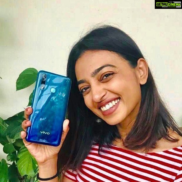 Radhika Apte Instagram - Kudos to the all new #vivoZ1Pro. It’s Snapdragon 712AIE processor is one hell of a mean machine. It feels really smooth while switching between apps and folders and that keeps my life and work sorted like how! You too could get your power-packed vivo Z1Pro from @Flipkart @ 14,990. Sale starts on 11th July, 12PM. Follow @vivo_india for more updates.