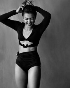 Radhika Apte Instagram - 🤸🏽‍♂️
@manasisawant @pashamalwani @kritikagill 
.
.
@flirtatious_india 
@frisky.in
@myrhabyrhea