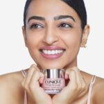 Radhika Apte Instagram - What I love about Clinique #MoistureSurge is its light-weight, oil free gel texture. Once applied, I don’t have to think about it for hours!" Join the Moisture Marathon on 30th, 1st and 2nd of May and win exciting Clinique goodies!