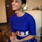 Radhika Apte Instagram - Royal blue in Ahmadabad @ekayabanaras x @masabagupta styled by @bytheclosetproject hair and make up by @kritikagill 💙🧡