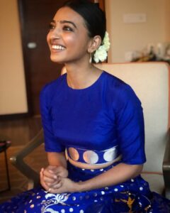 Radhika Apte Instagram - Royal blue in Ahmadabad @ekayabanaras x @masabagupta styled by @bytheclosetproject hair and make up by @kritikagill 💙🧡