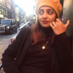 Radhika Apte Instagram - A beautiful London evening #coldandsunny #wineandfriends #myberethat