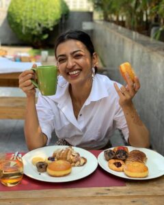 Radhika Apte Instagram - Sooo happy to go on a binge spree all thanks to @dineout_india’s Great Indian Restaurant Festival! Treat yourself to more food this month because it’s Flat 50% Off! Download the Dineout App using my code 'Radhika' and get Rs 500 off. Book your table now. #MonthofMore #GIRF2019