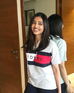 Radhika Apte Instagram - 🤪 @tommyhilfiger #tommyhilfiger