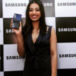 Radhika Apte Instagram - I just got hands on experience of the super powerful Samsung Galaxy Note9 at Samsung Store visit in Mumbai. It's a feature packed flagship that’s been designed for people like me who demand more from their smartphone, and it’s amazing Bluetooth enabled SPen, 1TB ready storage and a 4000 mAh all day battery is what sets the Galaxy Note9 apart. #GalaxyNote9