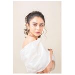 Rakul Preet Singh Instagram – Feeling 💕💕 For no.1 yaari in Outfit by @shriyasom
Earrings @jatinmorjewels
Stylist @neeraja.kona 
Asst Stylist @manogna_gollapudi 
@mohana_desiraju
Photographer @manogna.reddy makeup @chaks_makeup