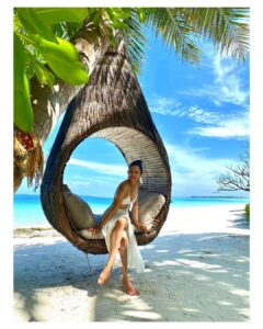 Rakul Preet Singh Instagram - Take me back where the sky is blue and you find YOU ❤️❤️