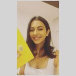 Rakul Preet Singh Instagram – Congratulationsssss @karanjohar on such a sweet book !! #bigthoughtsoflittleluv soooo much love to you ❤️❤️ guys grab your copies for the little munchkins now 😃😃