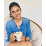 Rakul Preet Singh Instagram - We need our immunity to be at its best in times like these and what better way than to do it naturally! @rashichowdhary thanksss for the recipe. Add pinch of ginger , pepper , turmeric , cinnamon and cloves to 500 ml water.. let it boil till it becomes half. Add organic honey if you like. It tastes so good and is perfect replacement for caffeine too!! #stayhealthy #stayhome #naturalremedies