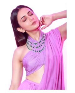 Rakul Preet Singh Instagram - In my own world ❤️ for #zeecineawards2020 Outfit: @shehlaakhan Jewellery: @goenkaindia Styled by : @aasthasharma @reannmoradian @wardrobist makeup @im__sal hair @ashisbogi photography @shivangi.kulkarni ❤️