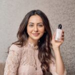 Rakul Preet Singh Instagram - Embrace the unexpected with the new Si Fiori EDP by Giorgio Armani – a fragrance that exudes grace, boldness and freedom. Now available at @parcosbeauty @mynykaa @shoppers_stop @sephora_india #ArmaniBeauty #SaySi #SiFiori