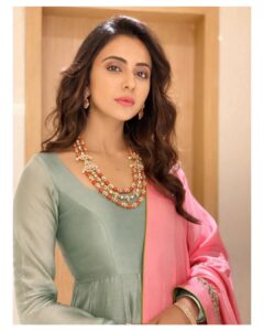 Rakul Preet Singh Instagram - For 25 years celebration of #vaibhavjewellers. in Outfit @mrunaliniraodesign Jewelry @vaibhavjewellers Stylist @nidhijeswani ❤️ makeup @chaks_makeup