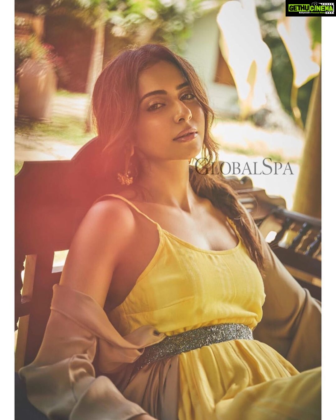 Rakul Preet Singh Instagram - Yes I can flirt , with the lens πβ€οΈ @globalspa_mag @carnoustieresorts #globalspawellness #globalspanovdec #Spacationedition #globalspacover #globalspa #Carnoustiewellness #kerala #carnoustieresorts #LifeAtCarnoustie Location: Carnoustie Ayurveda & Wellness Resorts | @carnoustieresorts Outfit: Dress β Liva | @livafashionin , Jacket β Francesca |@francesca Jewellery: Vasundhara Jewellery | @vasundharajewelry Chief Editor & Publisher | @parineetasethi Photographer: Rohan Shrestha| @rohanshrestha Assistant Photographer: Sheldon Santos |@sheldon.santos Videographer: Sana Chhabra @sanachhabra | @sanachhabraphotog Stylist: Aastha Sharma| @aasthasharma Assistant Stylist: Reann Moradian |@reannmoradian & Malvika Tater |@malvika_tater Makeup: Salim Sayed |@im__sal Hair: Zoey Quinny | @zoeyquinny.hair Shoot Assistant: Ridhi Lakra |@ridhimar @chadhameghna
