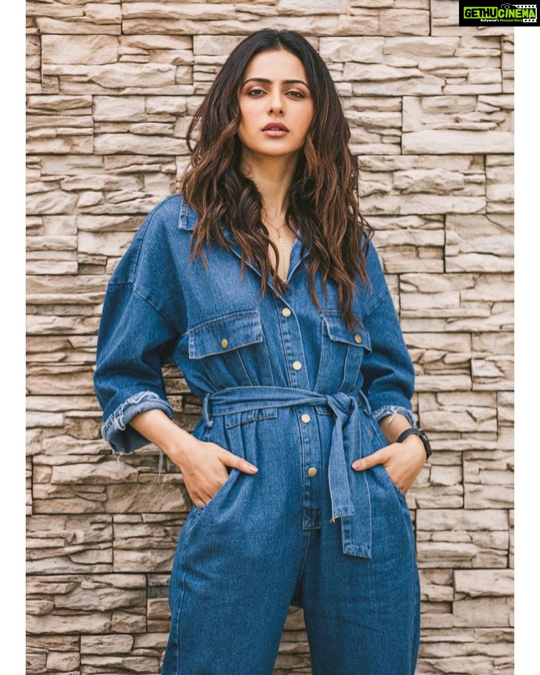 Rakul Preet Singh Instagram - DENIM GIRL 👧 ️ #marjaavaan promotions ...