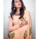 Rakul Preet Singh Instagram - Imagining how lovely would a pollution free Diwali be .. I love being PEACHY and PREACHY 😝. Diwali vibes in Outfit @punitbalanaofficial Jewelry @tyaanijewellery Shoes @needledust styled by @nidhijeswani 😘 photographer @archiboraofficial