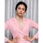 Rakul Preet Singh Instagram – Iam a GIRL .. what’s your superpower ? 😝 for #startupsummit2019  #entrepreneurindia  Outfit – @rashinangaliaa 
Choker – @karishma.joolry styled by @theanisha makeup @im__sal hair @aliyashaik28 ❤️ @studiopicsing