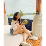 Rakul Preet Singh Instagram - She loves good vibes , warm sun, wild waves , kind words , freedom to be herself.. flow , hustle , dreams .. coffee and lots of food 😝 ❤️ @thepavilionsphuket #bdayvibes #bliss