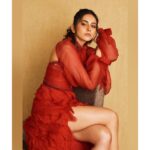 Rakul Preet Singh Instagram – Know your self worth and then add tax 😝😝 ❤️ #voguebeautyawards .. Thanku my favs @im__sal and @aliyashaik28 styled by @tanghavri photographer @kadamajay