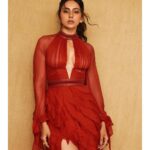 Rakul Preet Singh Instagram - For the love of RED!! ❤️❤️❤️#voguebeautyawards Styled by the lovely @tanghavri, assistant stylist @ekkta_shah , gown by @aadnevikofficial heels @charleskeithofficial makeup @im__sal hair @aliyashaik28 Photographer @kadamajay