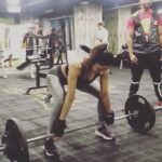 Rakul Preet Singh Instagram - Keep pushing your limits !! Cos you are limitless ❤️ my heaviest deadlift till date.. 170 pounds and then drop to 140 💪🏻The form needs to be better but then this was the 5th set ..thankuu @smackjil -we have 3 more months to reach my goal 👊🏻 @kunalgir #stronggirlsaresexy
