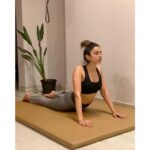 Rakul Preet Singh Instagram - Nothing is better than kickstarting my day with Yoga 🧘‍♀️!! Transform your life inside out 😇#stretch #meditation #innerwellbeing #healthymind #healthybody ❤️ @anshukayoga
