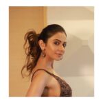 Rakul Preet Singh Instagram – You may say #RetroRemixCollection, I call it time traveling. What a great experience at #HairAndBeyond2019, reliving the greatest era of fashion! Thank you to Yolly ten Koppel and the crew of @StreaxProfessional for giving me the lovely Scrunched Pecan Curls, and the chance to break a leg with you. Makeup by @im__sal ❤️ styled by @gopalikavirmani