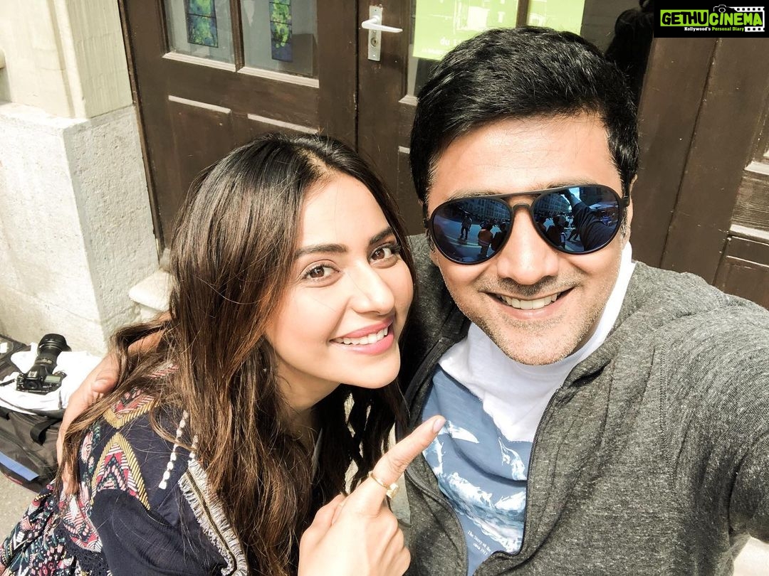 Rakul Preet Singh Instagram - Happpiest bdayyyy to one of the nicest guy I know !! May you have abundance of happiness, joy, creative satisfaction and all things beautiful. I don’t have words to express all the good things I wish for you.. you are a gem and stay the same and I am so lucky to have you as bade bhaiyaaa .. here is to you And to #Manmadhudu2 and to many more amazing things ❤️❤️ lots of louvesssss @rahulr_23