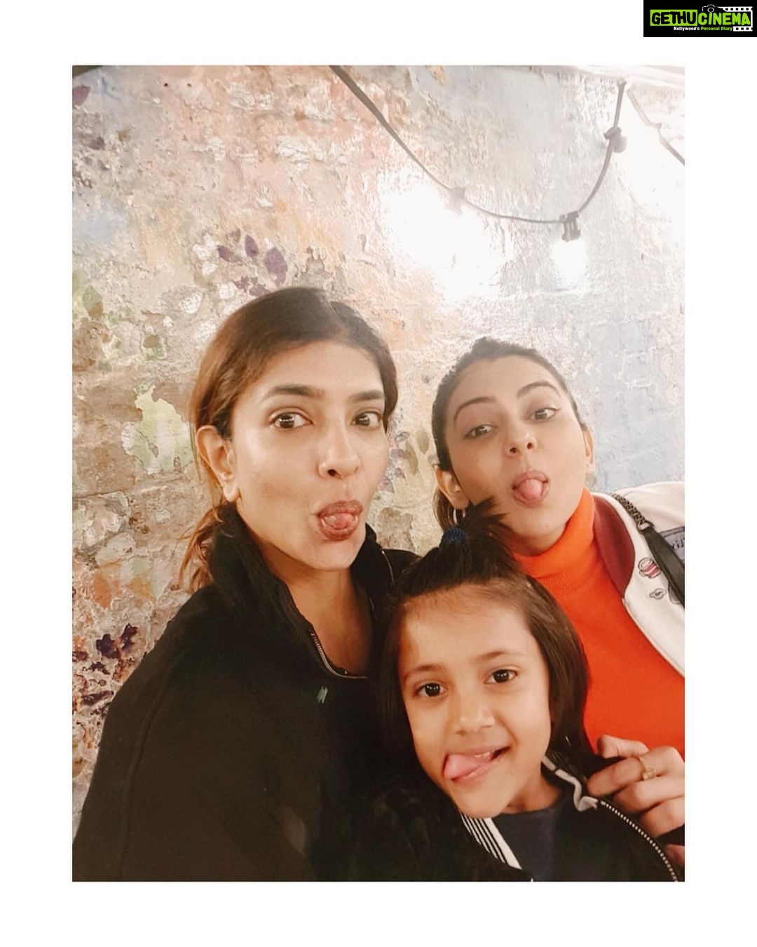 Rakul Preet Singh Instagram - Breakfast partners β€οΈ @lakshmimanchu .. yumminessss happened π .. from avo on charcoal toast and grilled banana bread sandwich to gluten free granola and corn fritters.. relished every bit and bite .. sigh !! #foodie #foodcoma #healthy #cleaneating #londondiaries #organic