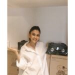 Rakul Preet Singh Instagram – Thanks @zebronics for these amazing goodies. Time for a house party!! #zebspacecar 💃💃💃