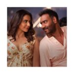 Rakul Preet Singh Instagram - Mukhda Vekh Ke Out Tomorrow! Stay Tuned.. @ajaydevgn @tabutiful #AkivAli @dedepyaarde @mikasingh @dhvanibhanushali22 @manjmusik @boscomartis @tseries.official @luv_films #BhushanKumar #LuvRanjan @gargankur82