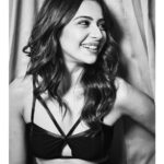 Rakul Preet Singh Instagram - The best makeup a girl can wear is her smile ❤️ morning world !!! 😀