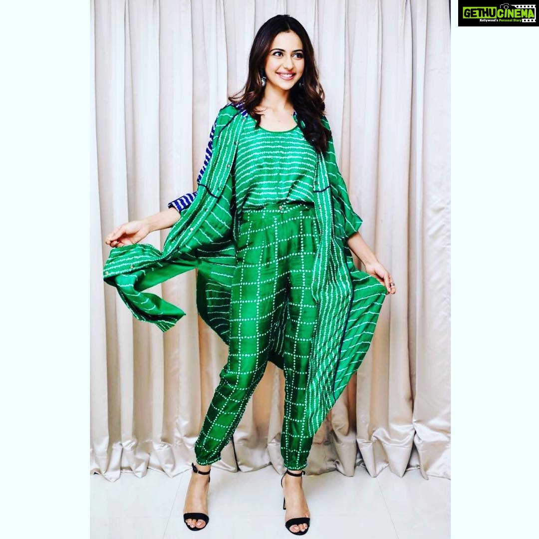 Rakul Preet Singh Instagram - Flyyyyy ❤️ @leepakshiellawadi @nupurkanoi @curiocottagejewelry @archiboraofficial @neerajnavare.makeupartist
